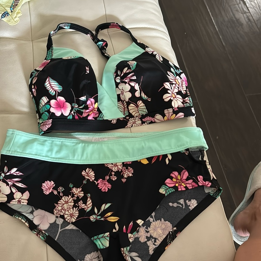 Freya bikini size 32 F